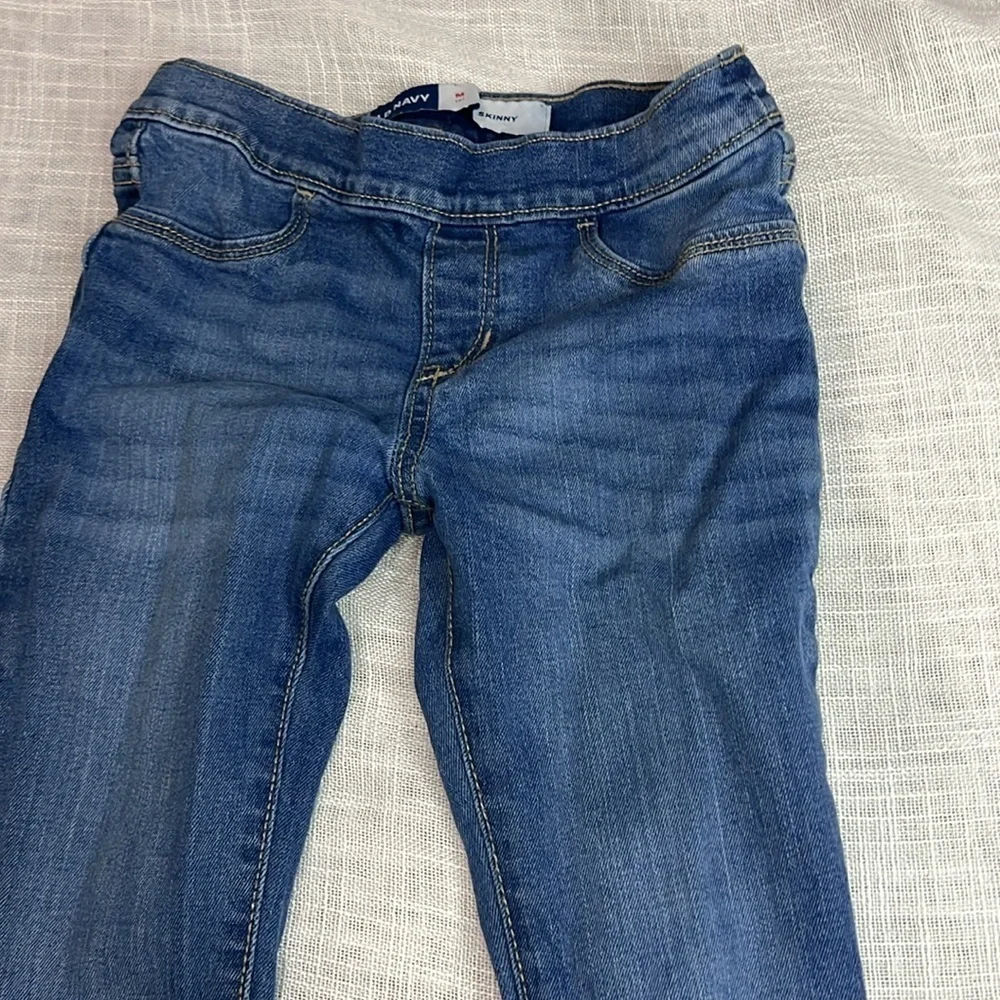 OLD NAVY PULL ON SKINNY JEAN